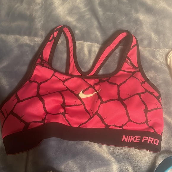 Nike Dri-Fit sport bras - Picture 2 of 6